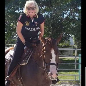 Meet your Posher, Leslie